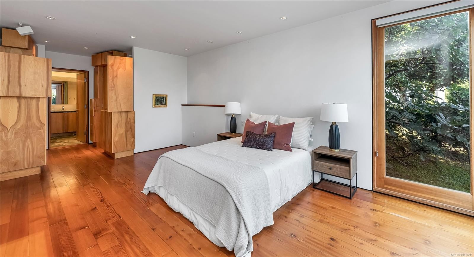 8909 Park Pacific Terr, North Saanich, BC