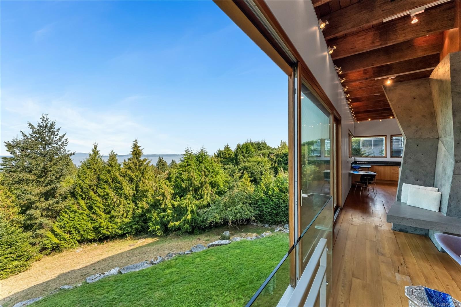 8909 Park Pacific Terr, North Saanich, BC