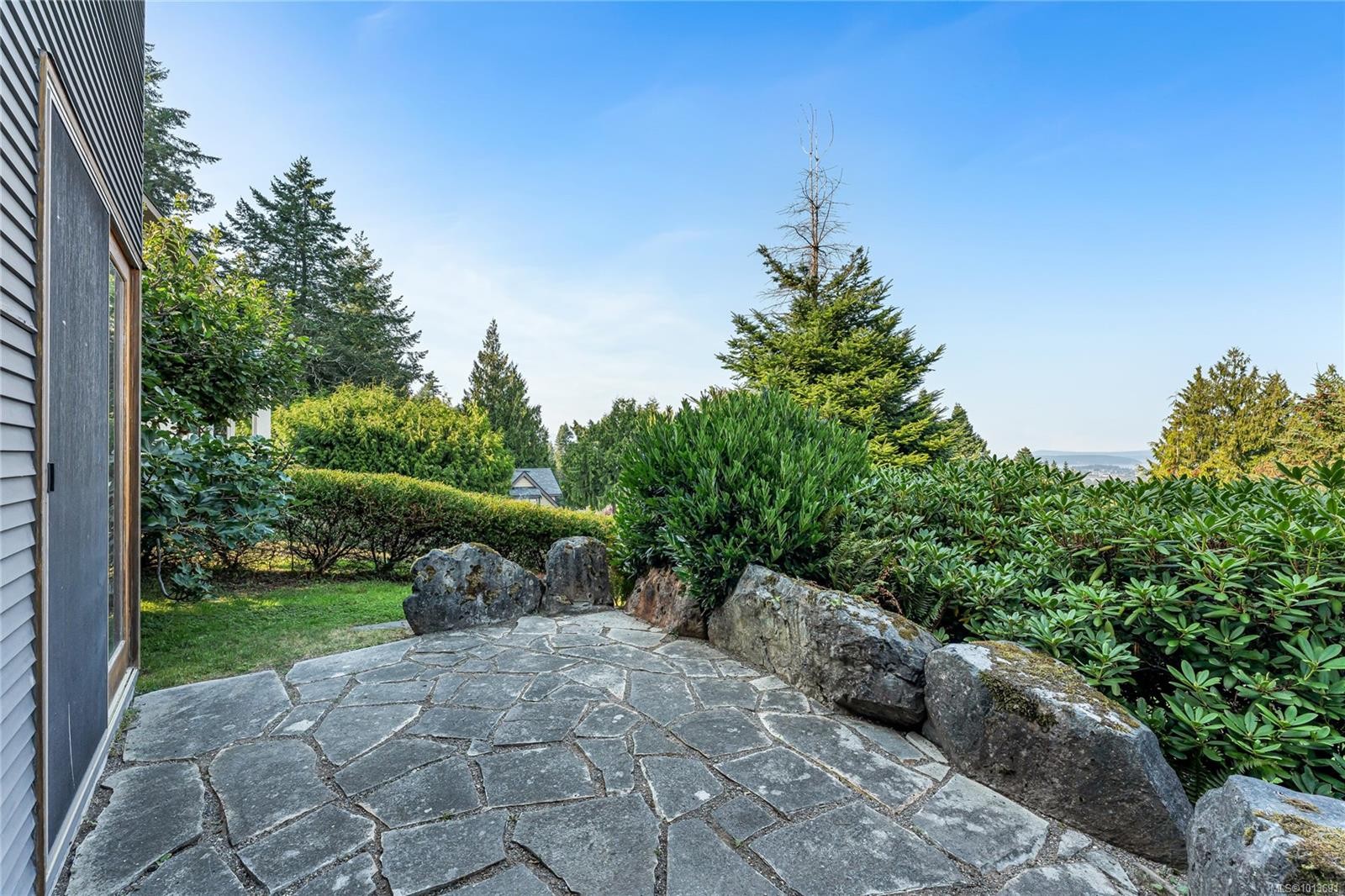 8909 Park Pacific Terr, North Saanich, BC