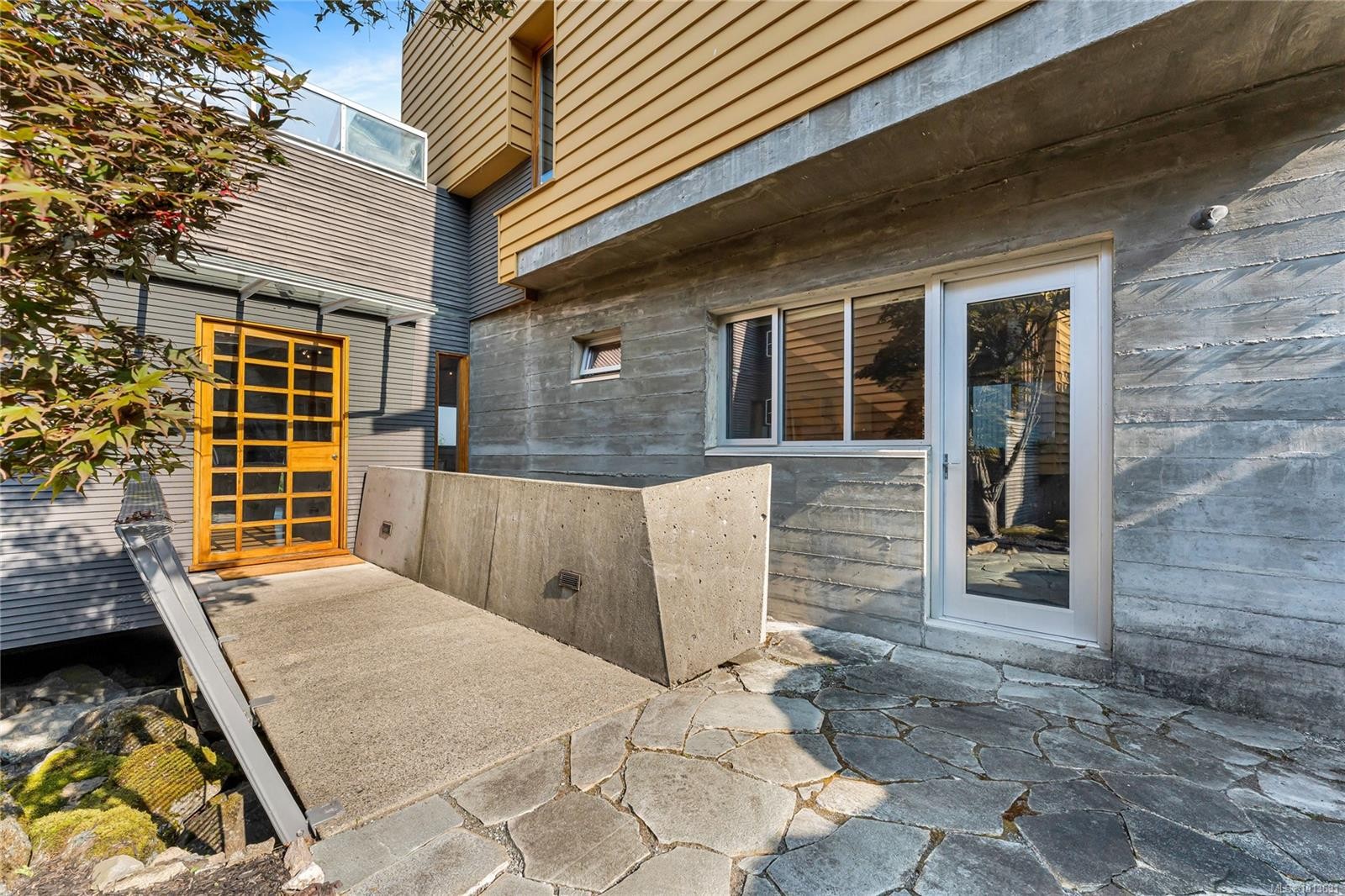 8909 Park Pacific Terr, North Saanich, BC