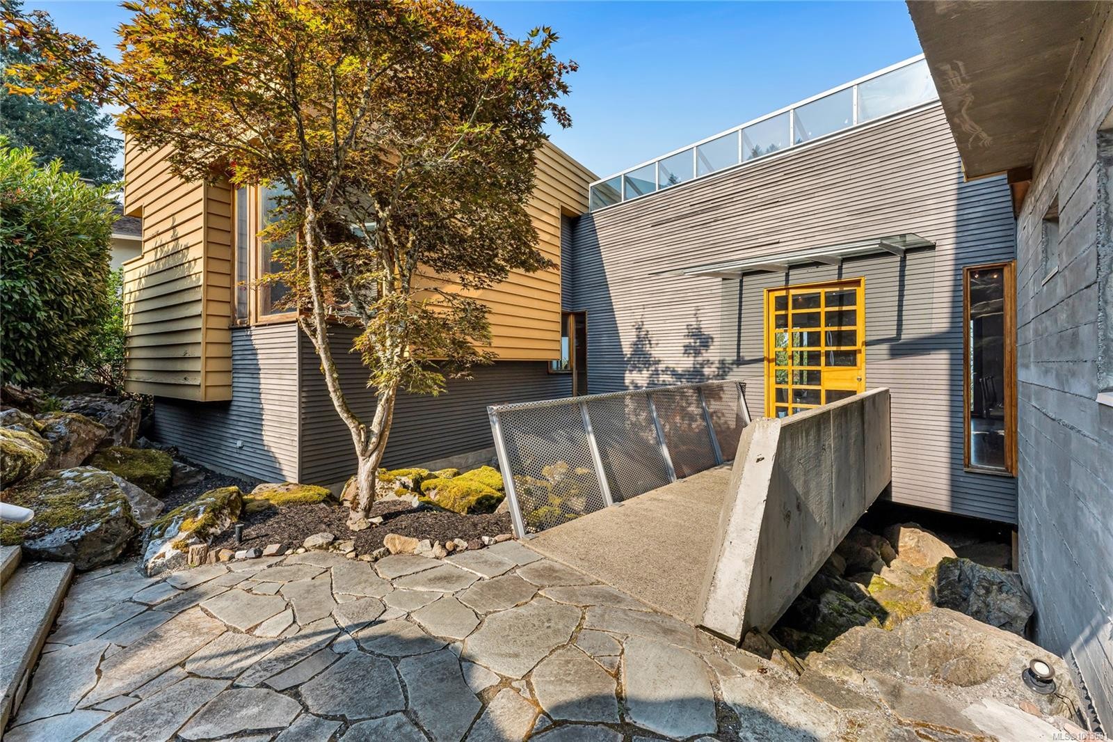 8909 Park Pacific Terr, North Saanich, BC