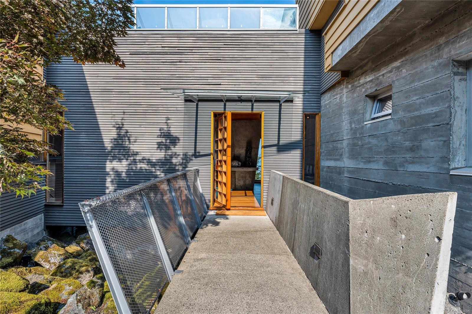 8909 Park Pacific Terr, North Saanich, BC