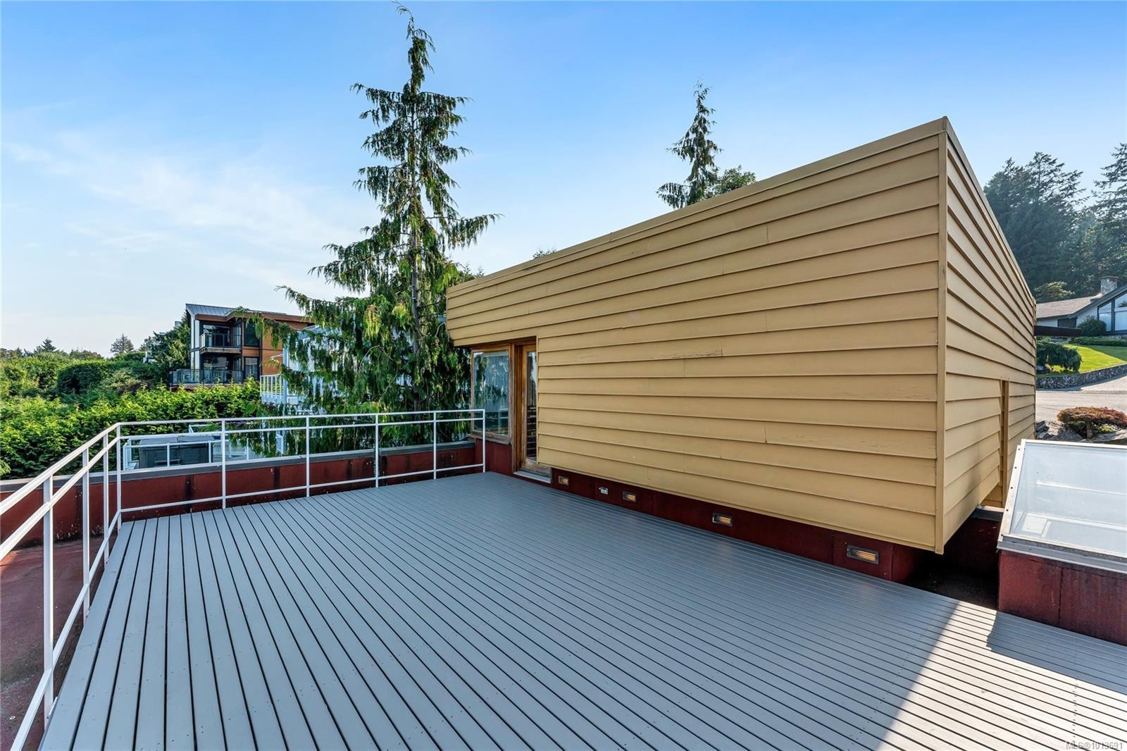 8909 Park Pacific Terr, North Saanich, BC