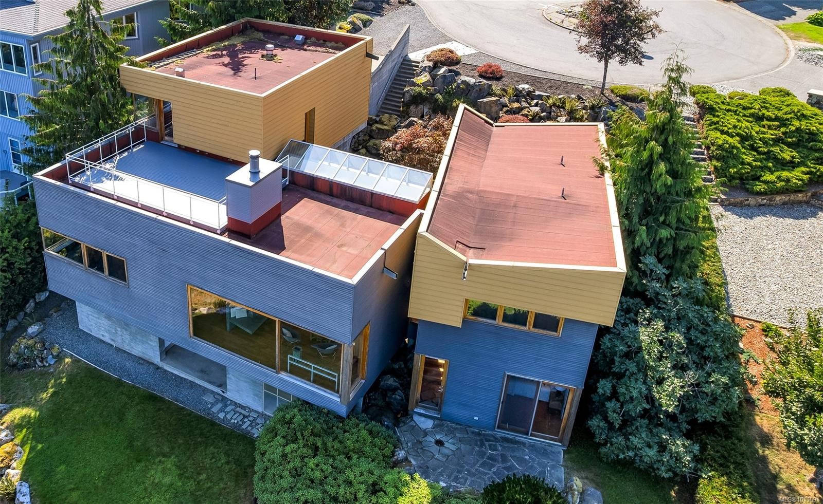 8909 Park Pacific Terr, North Saanich, BC