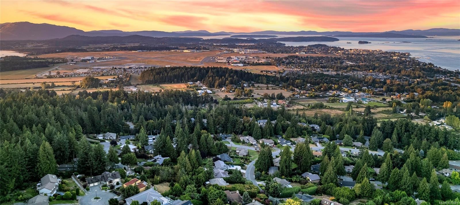 8909 Park Pacific Terr, North Saanich, BC