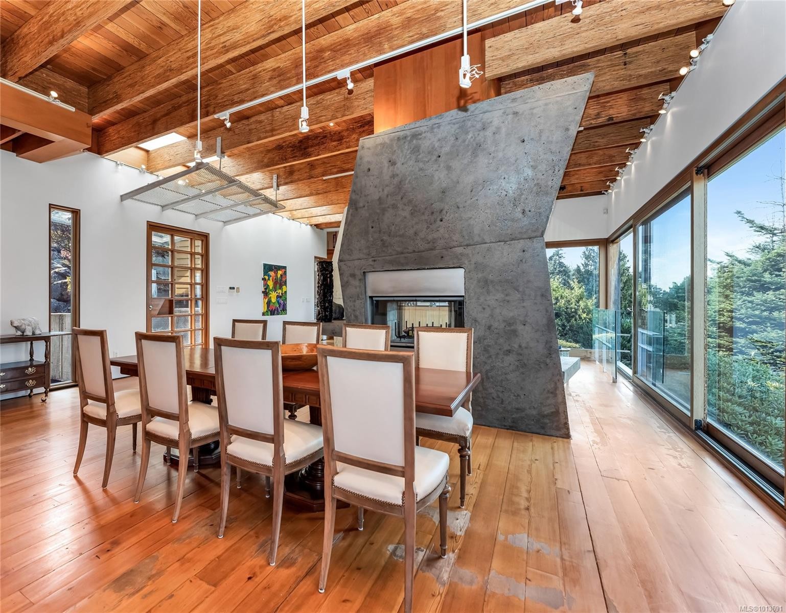 8909 Park Pacific Terr, North Saanich, BC