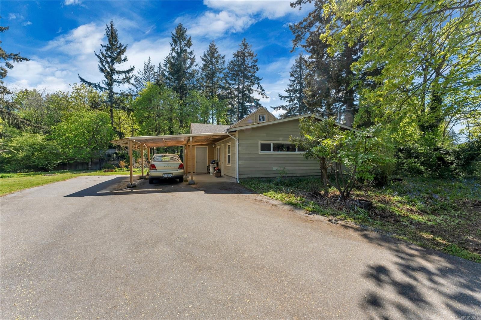 753 Sayward Rd, Saanich, BC