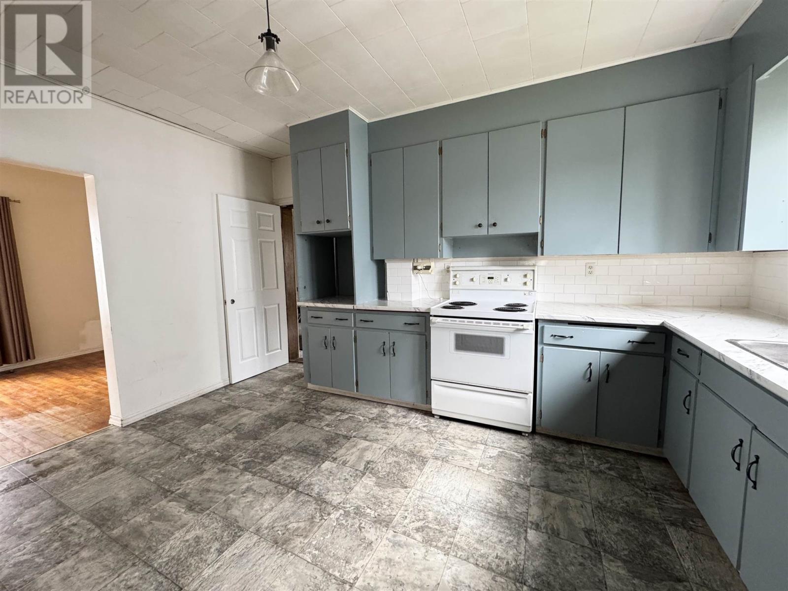 20 Aberdeen St N, Chapleau, ON - Indoor Photo Showing Kitchen