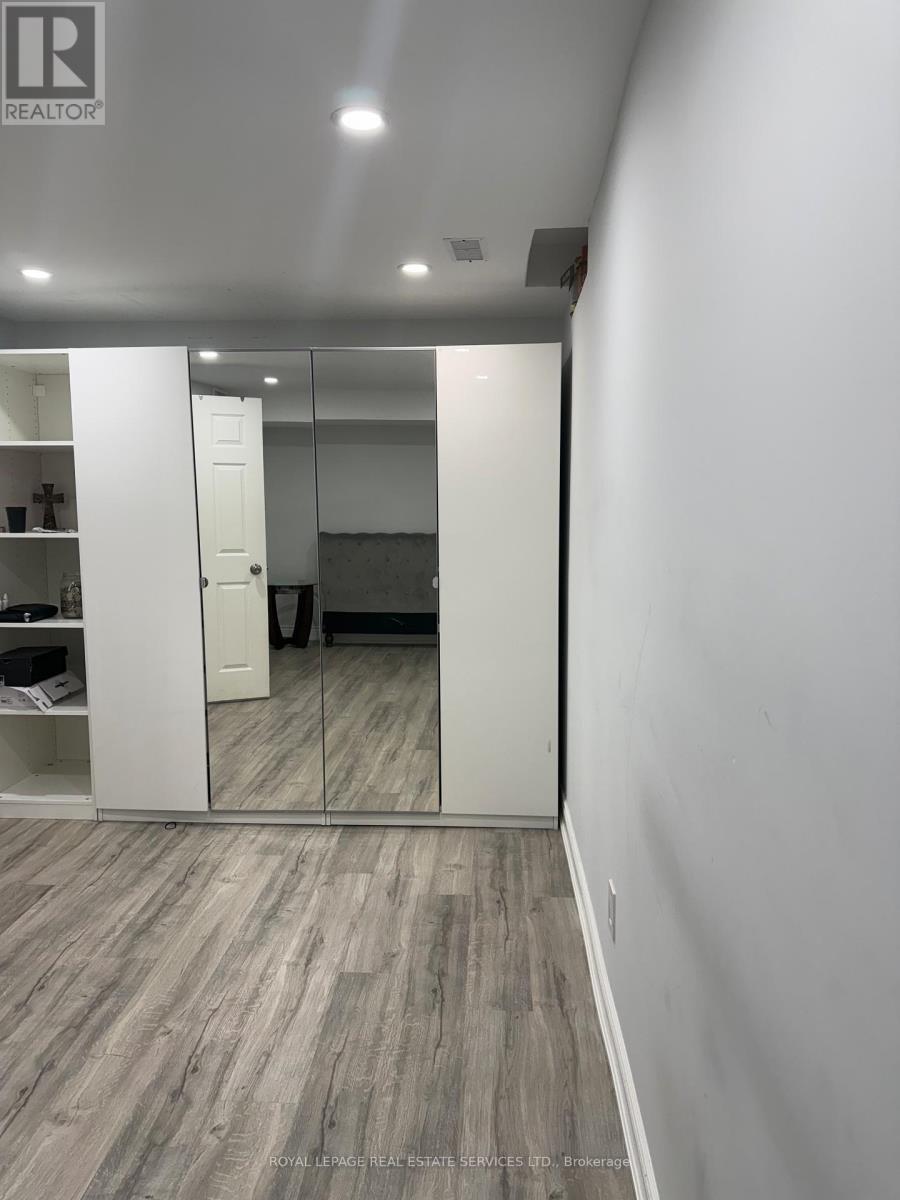 Bsmt - 858 Khan Crescent, Mississauga, ON - Indoor Photo Showing Other Room