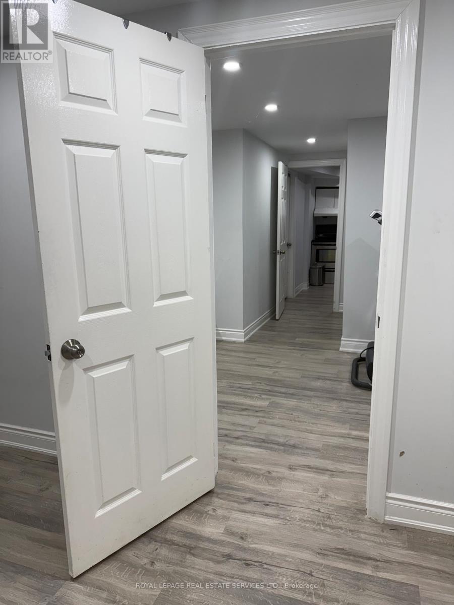 Bsmt - 858 Khan Crescent, Mississauga, ON - Indoor Photo Showing Other Room