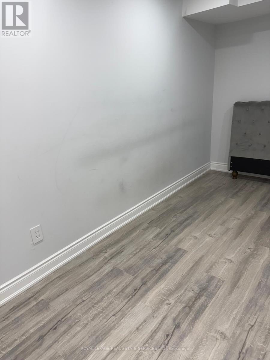 Bsmt - 858 Khan Crescent, Mississauga, ON - Indoor Photo Showing Other Room