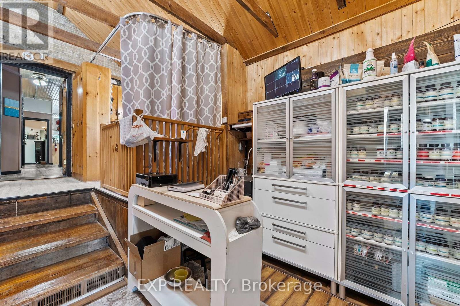 104 William Street N, Kawartha Lakes, ON