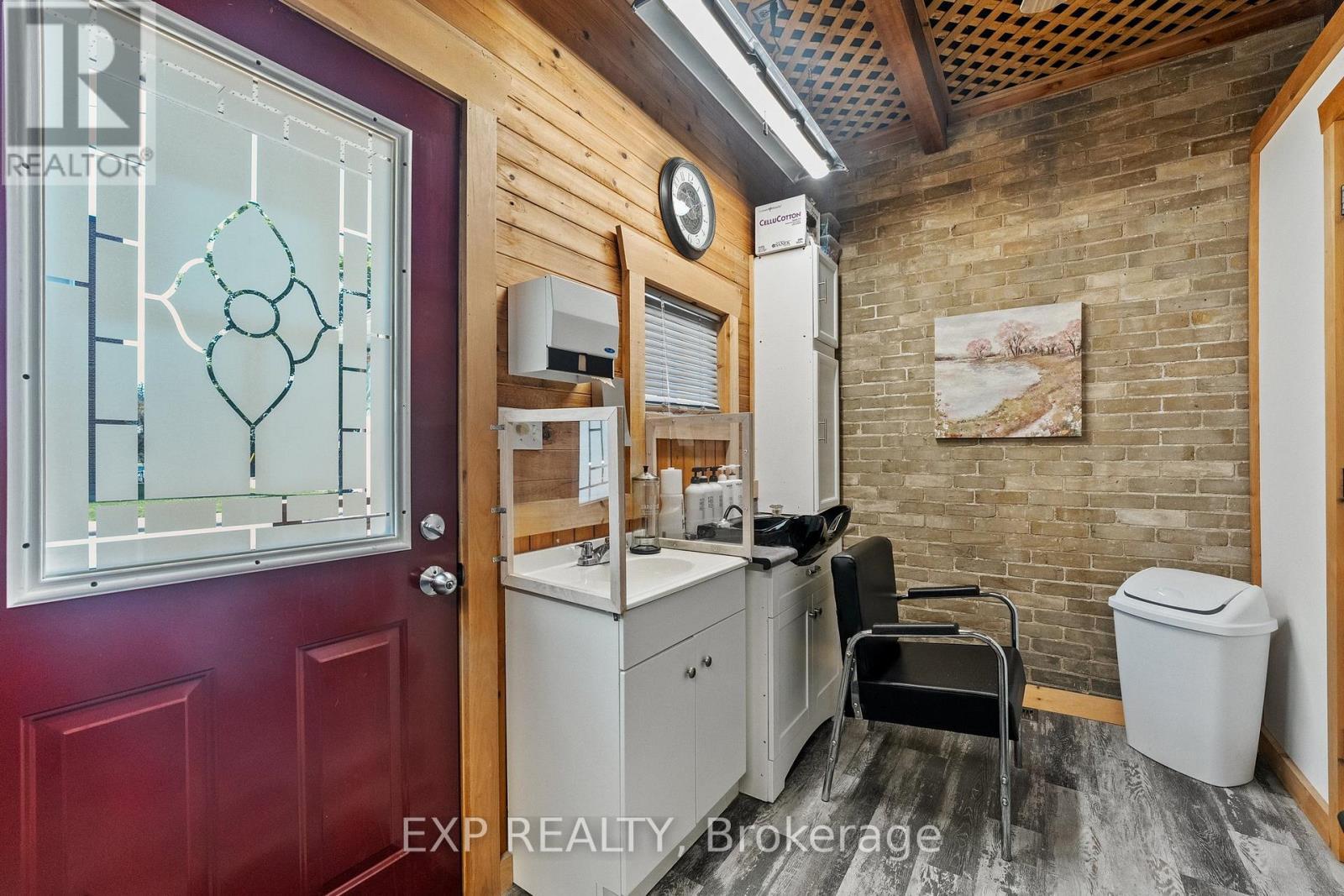 104 William Street N, Kawartha Lakes, ON