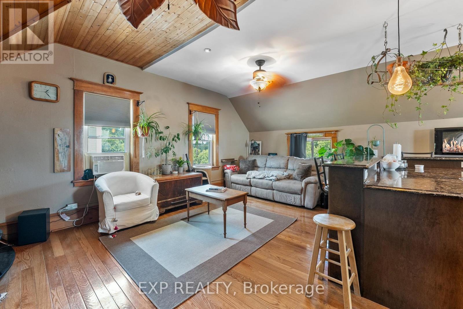 104 William Street N, Kawartha Lakes, ON