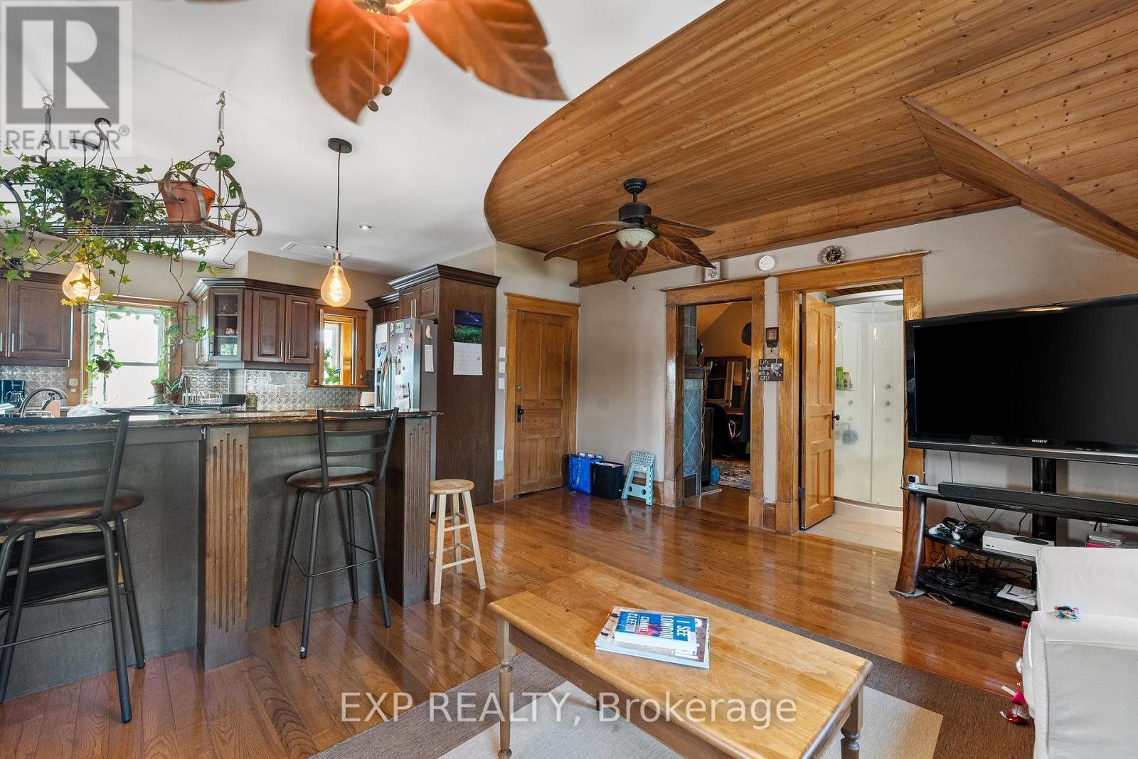 104 William Street N, Kawartha Lakes, ON