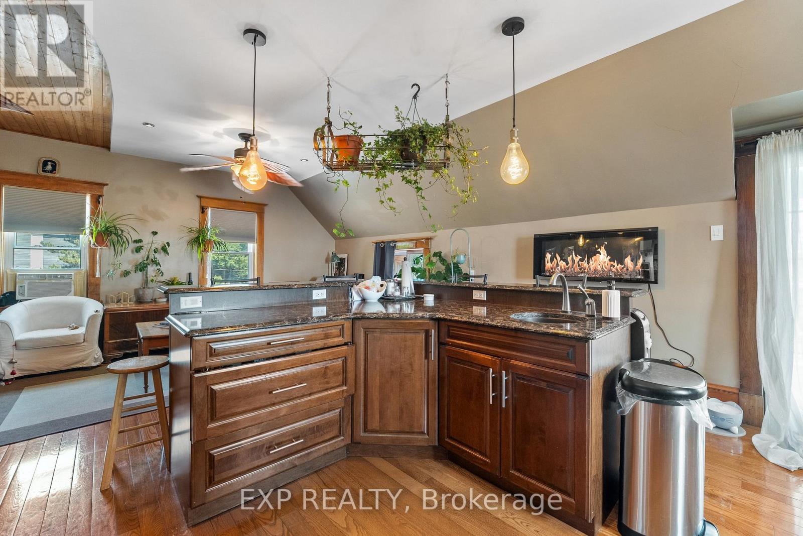 104 William Street N, Kawartha Lakes, ON