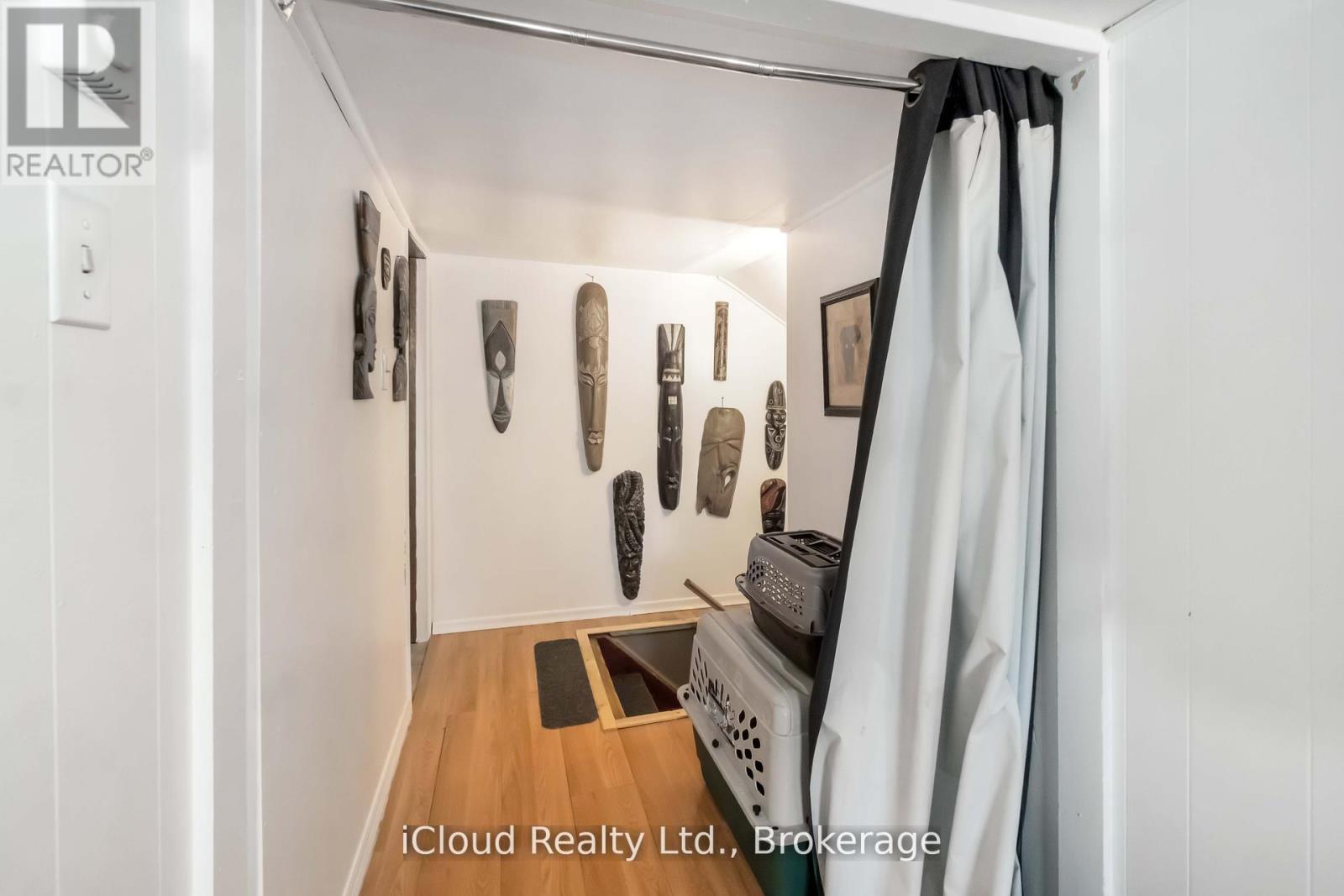 141 Main Street, Leeds And The Thousand Islands, ON - Indoor Photo Showing Other Room