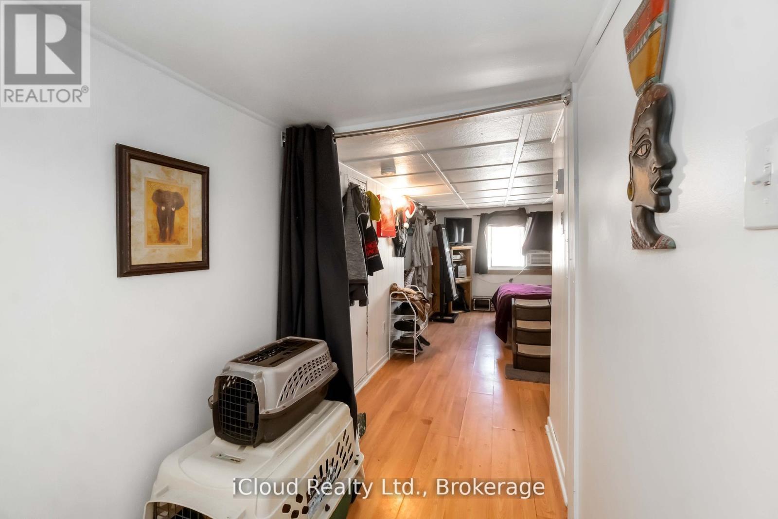 141 Main Street, Leeds And The Thousand Islands, ON - Indoor Photo Showing Other Room