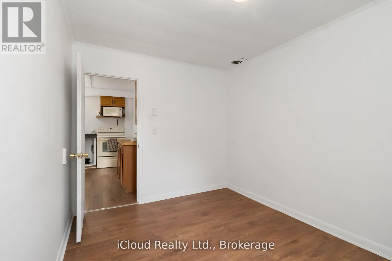 141 Main Street, Leeds And The Thousand Islands, ON - Indoor Photo Showing Other Room