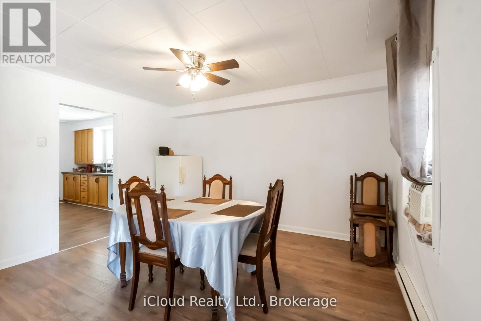 141 Main Street, Leeds And The Thousand Islands, ON - Indoor Photo Showing Dining Room