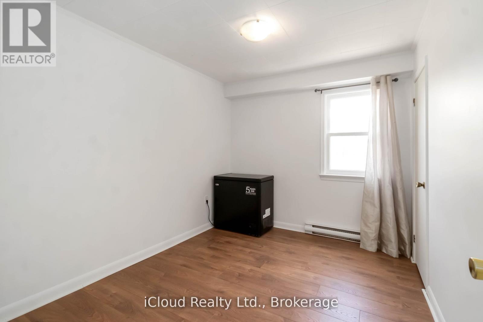 141 Main Street, Leeds And The Thousand Islands, ON - Indoor Photo Showing Other Room