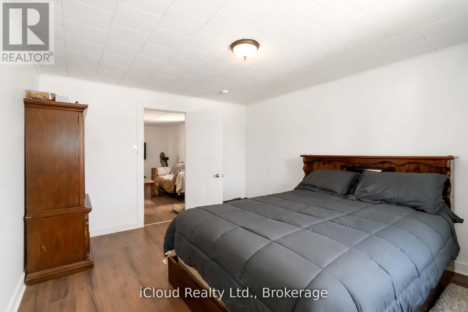 141 Main Street, Leeds And The Thousand Islands, ON - Indoor Photo Showing Bedroom