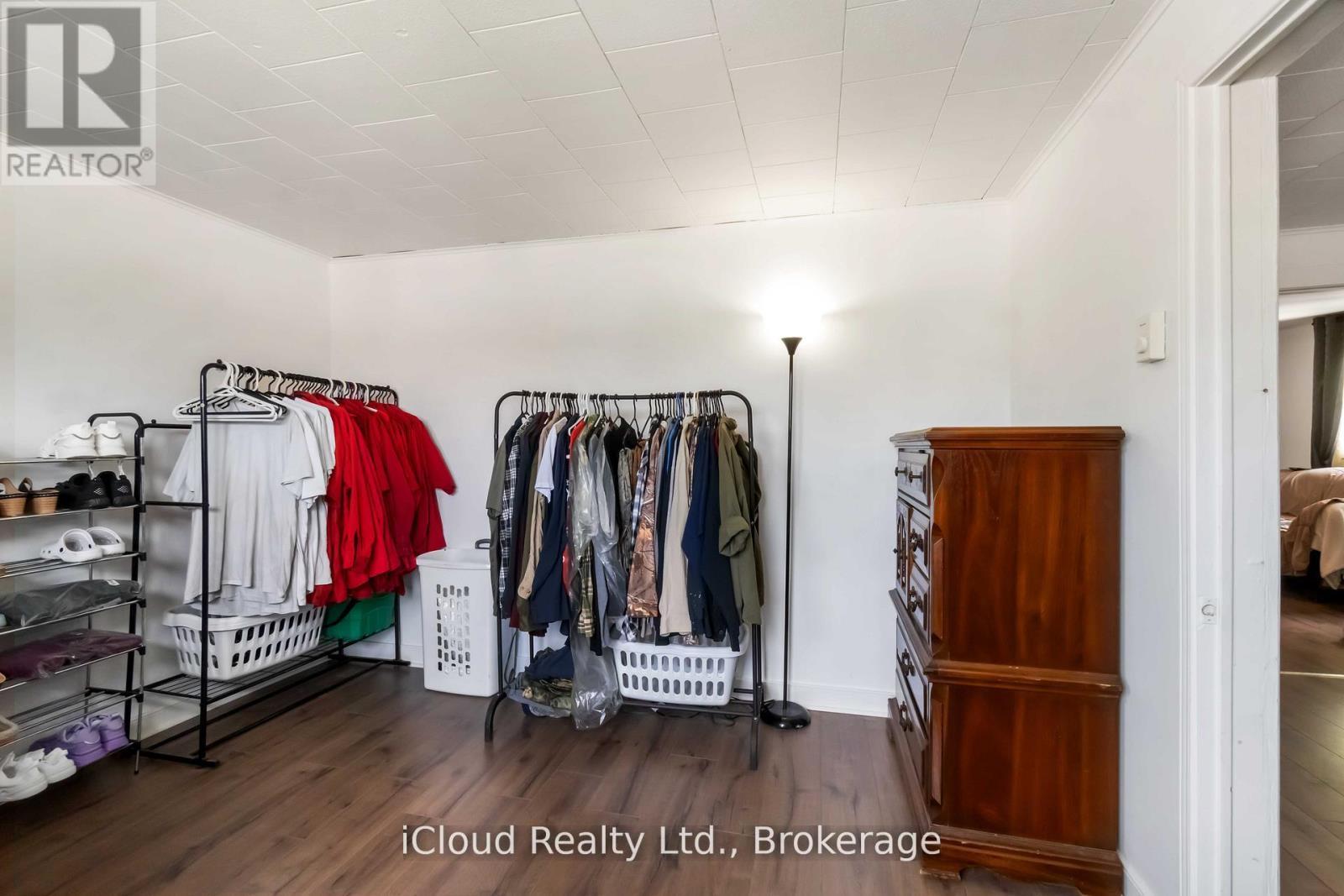 141 Main Street, Leeds And The Thousand Islands, ON - Indoor With Storage