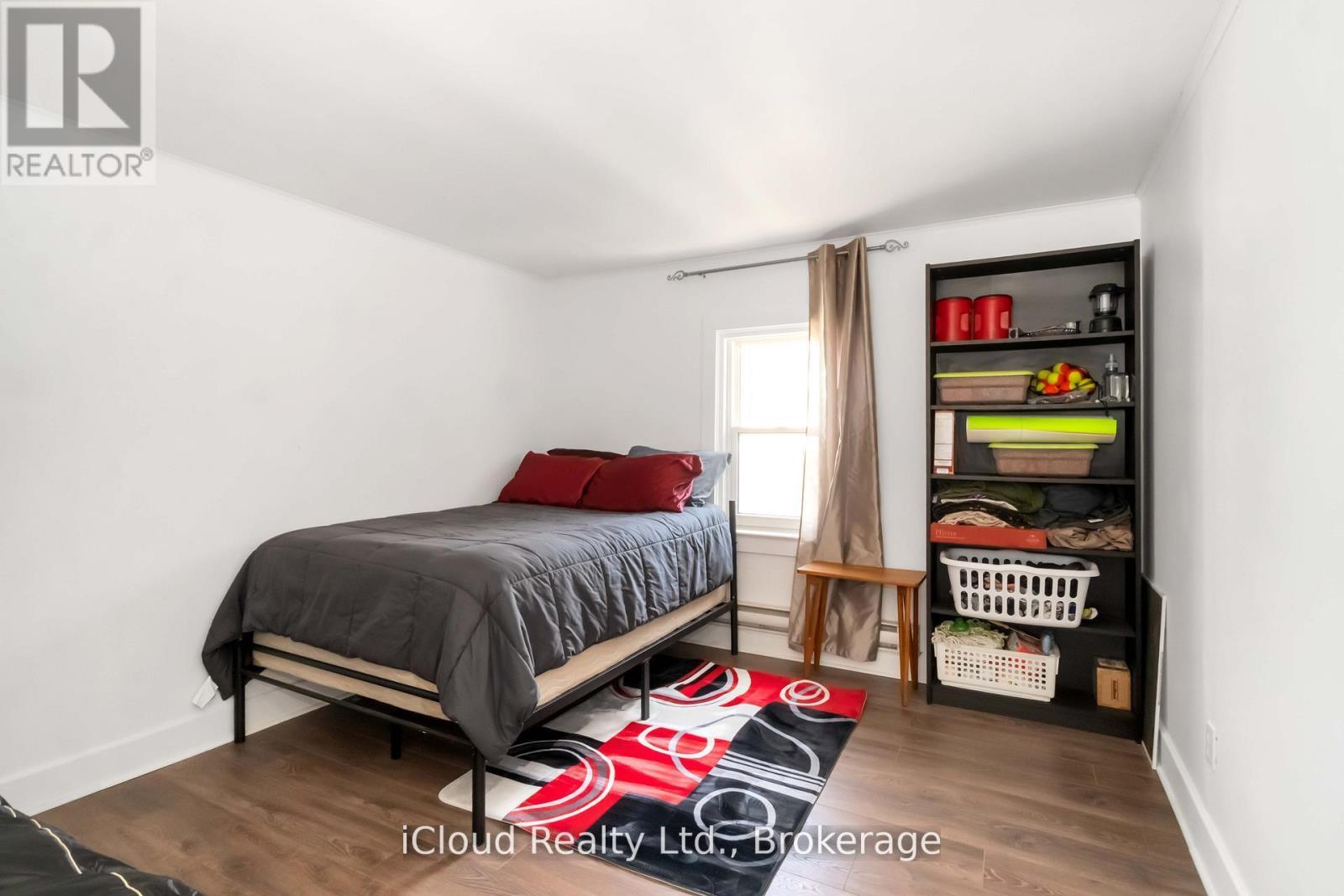141 Main Street, Leeds And The Thousand Islands, ON - Indoor Photo Showing Bedroom
