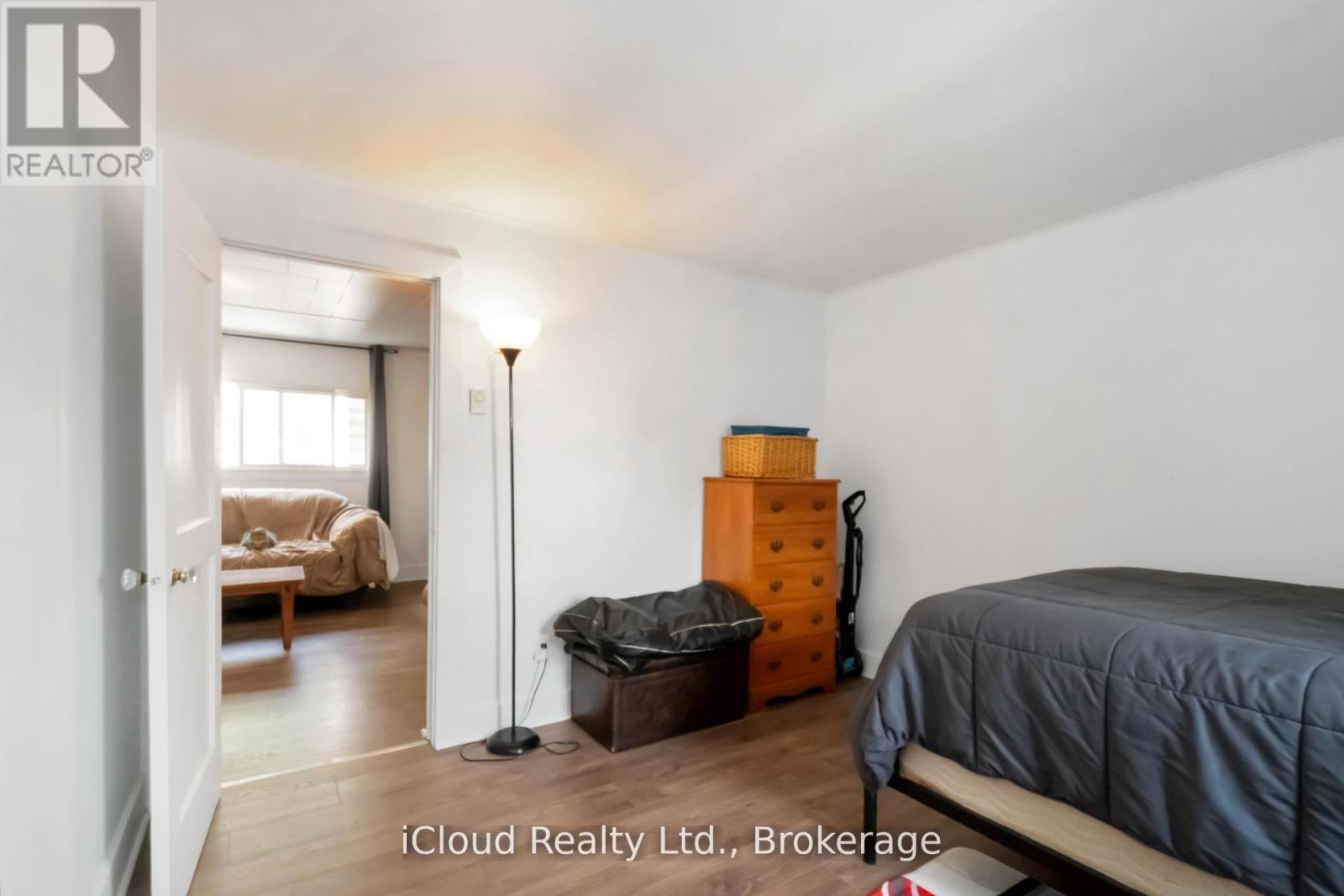 141 Main Street, Leeds And The Thousand Islands, ON - Indoor Photo Showing Bedroom
