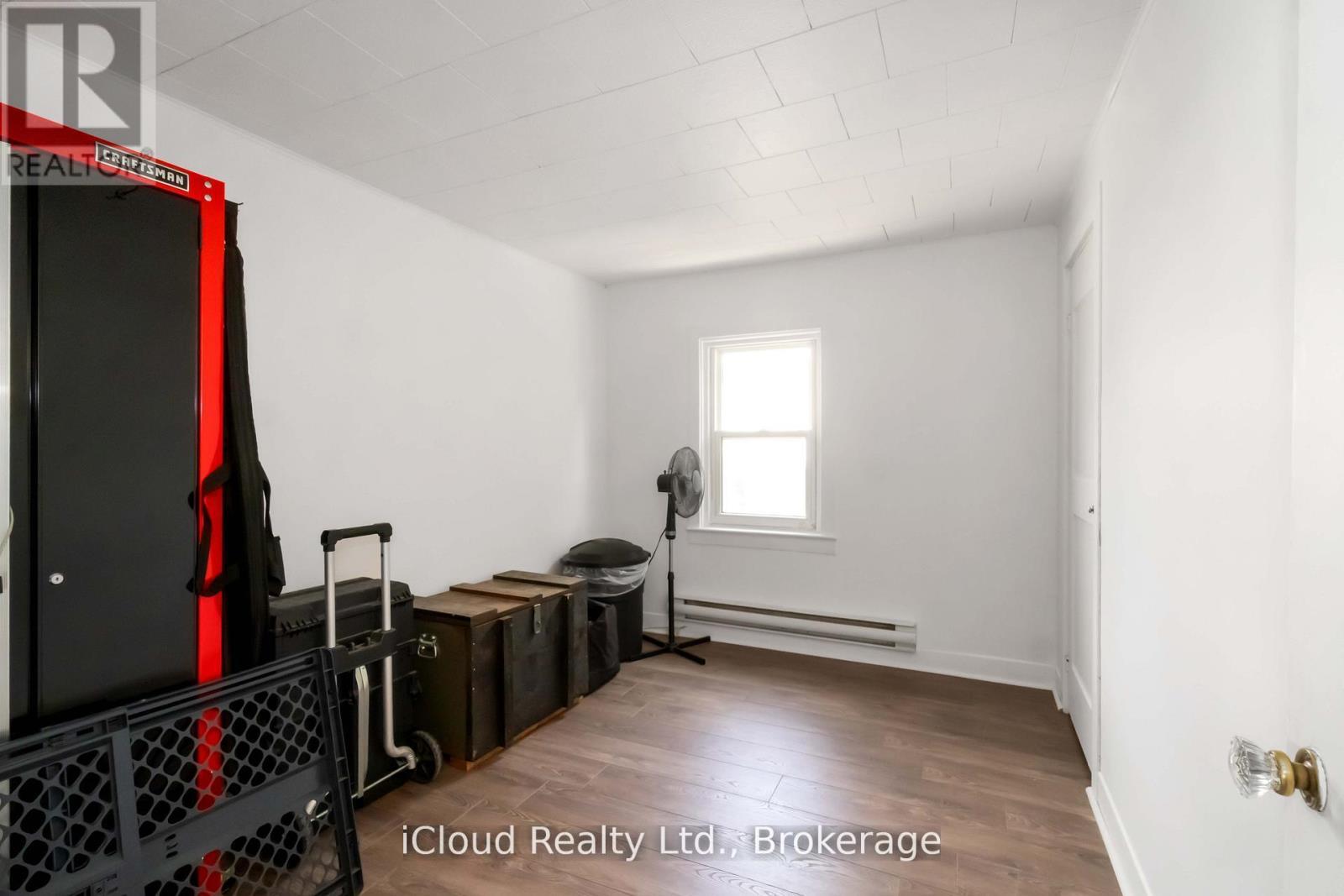 141 Main Street, Leeds And The Thousand Islands, ON - Indoor Photo Showing Other Room