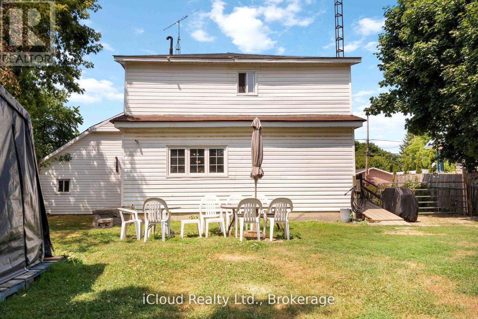 141 Main Street, Leeds And The Thousand Islands, ON - Outdoor With Exterior
