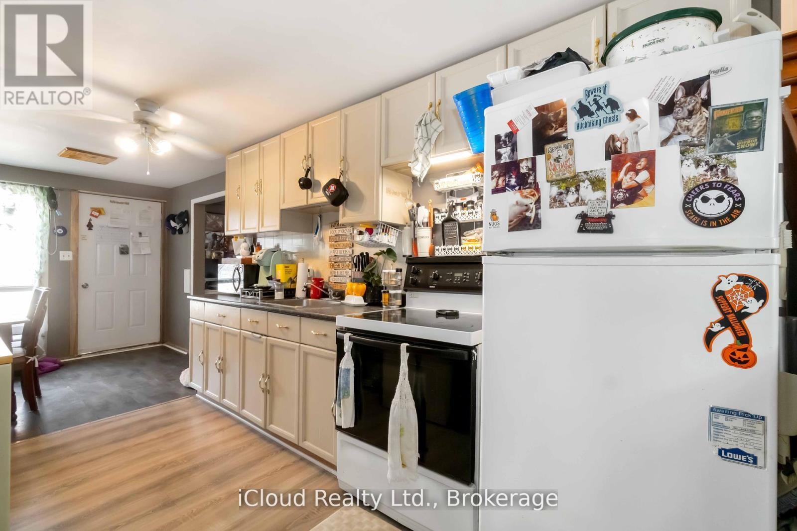 141 Main Street, Leeds And The Thousand Islands, ON - Indoor Photo Showing Kitchen