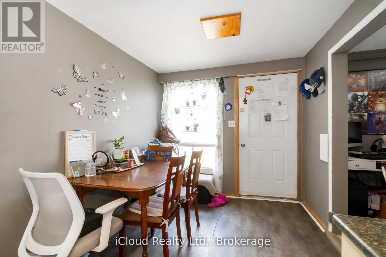141 Main Street, Leeds And The Thousand Islands, ON - Indoor Photo Showing Dining Room
