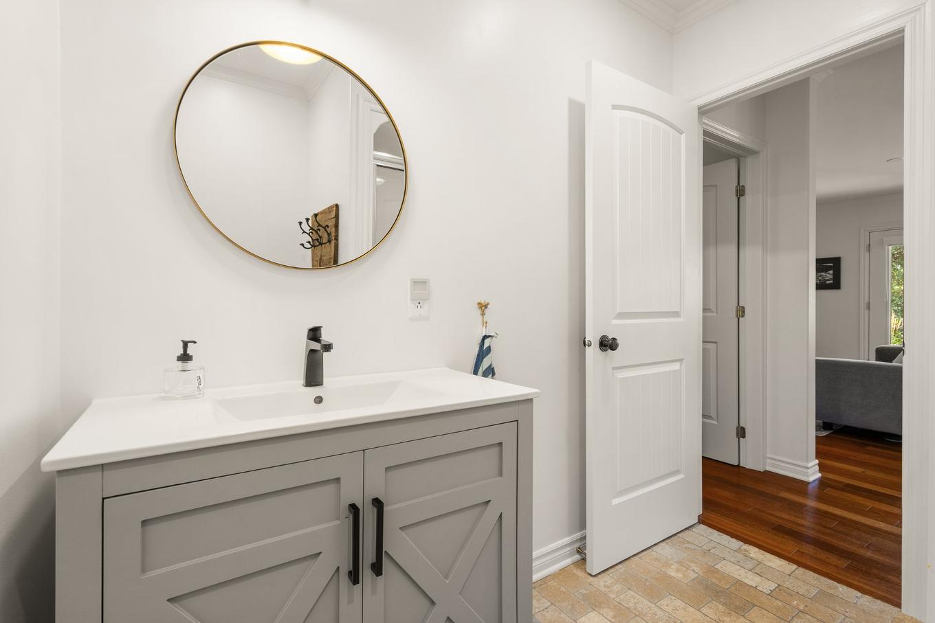 Salle de bains - 201 Ch. De La Sablière, Sutton, QC - Indoor Photo Showing Bathroom