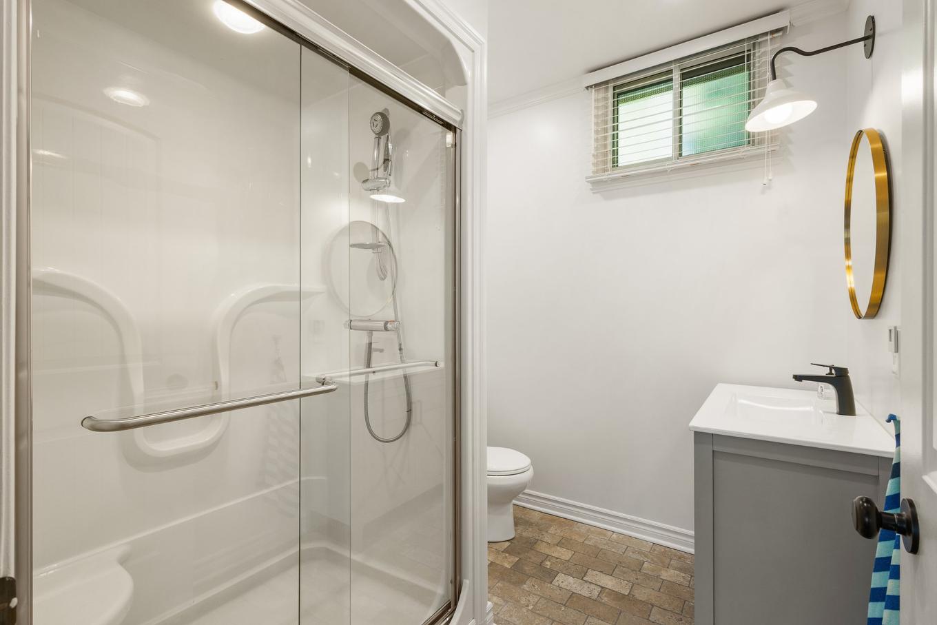 Salle de bains - 201 Ch. De La Sablière, Sutton, QC - Indoor Photo Showing Bathroom