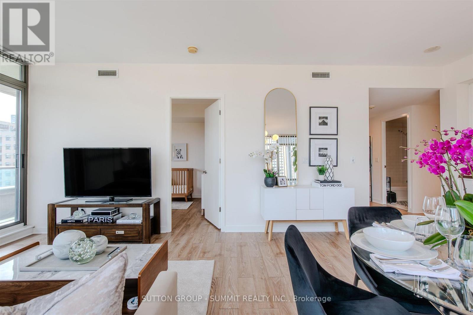 801 - 281 Mutual Street, Toronto, ON - Indoor