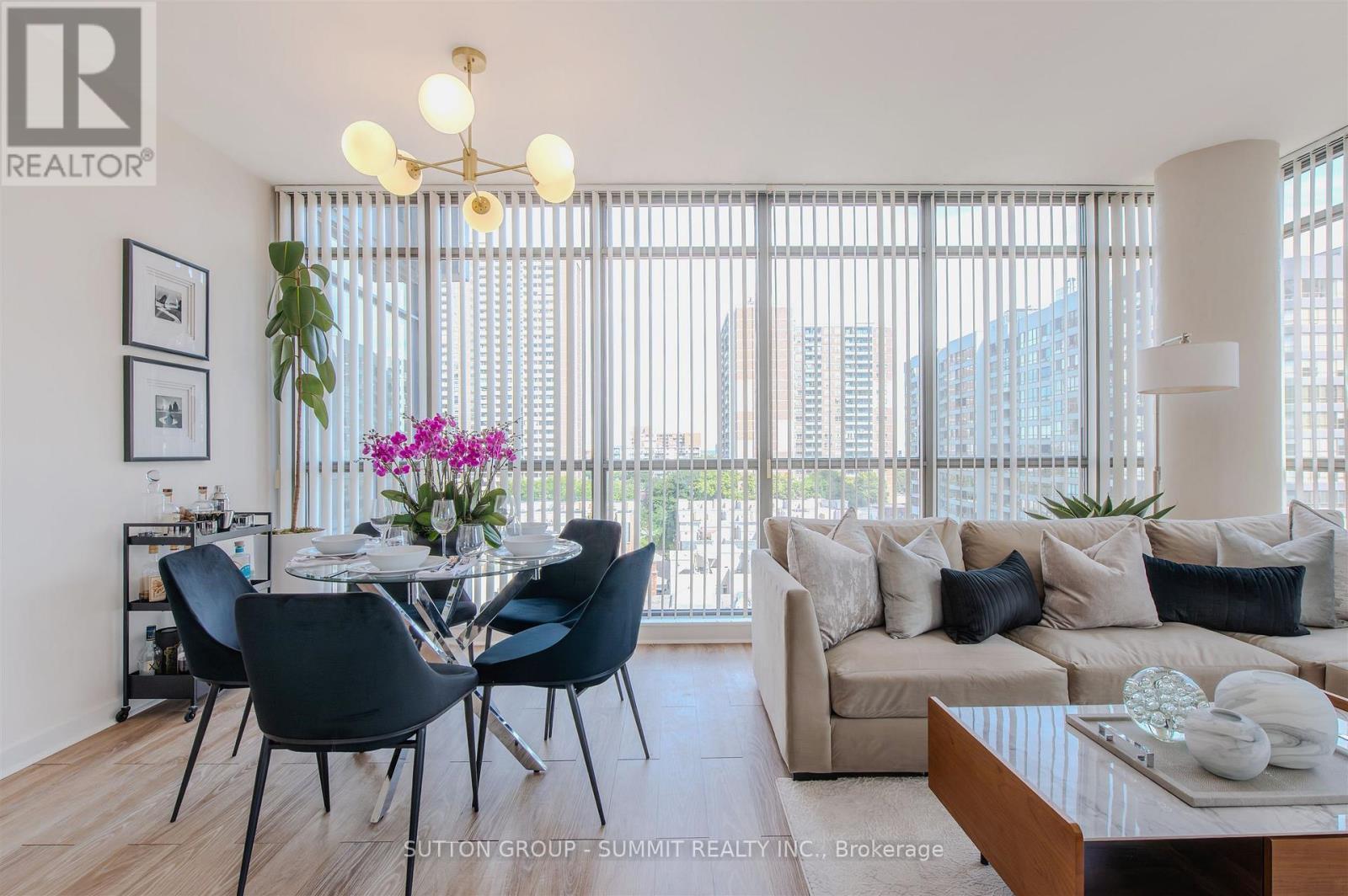 801 - 281 Mutual Street, Toronto, ON - Indoor