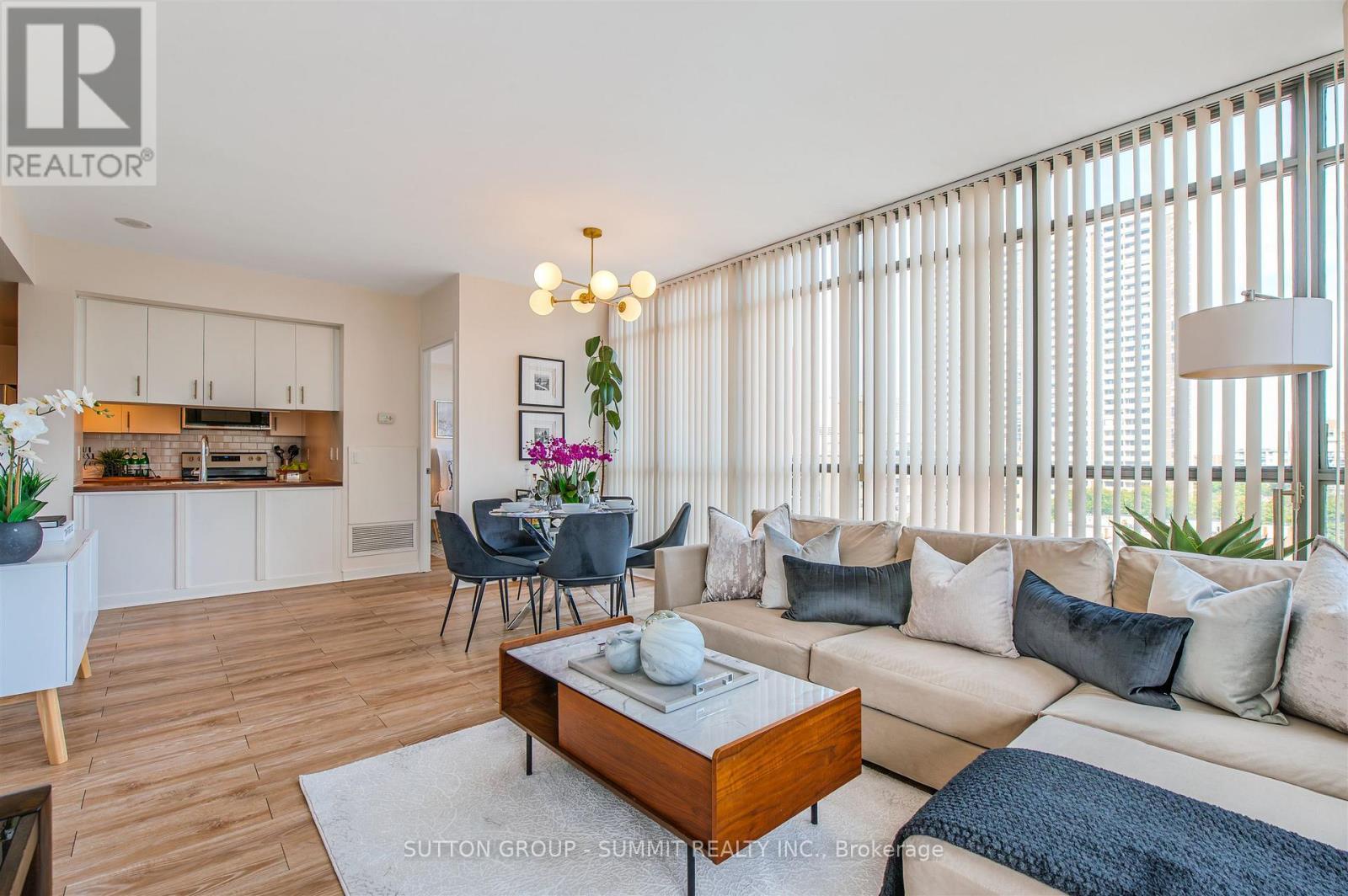 801 - 281 Mutual Street, Toronto, ON - Indoor Photo Showing Living Room