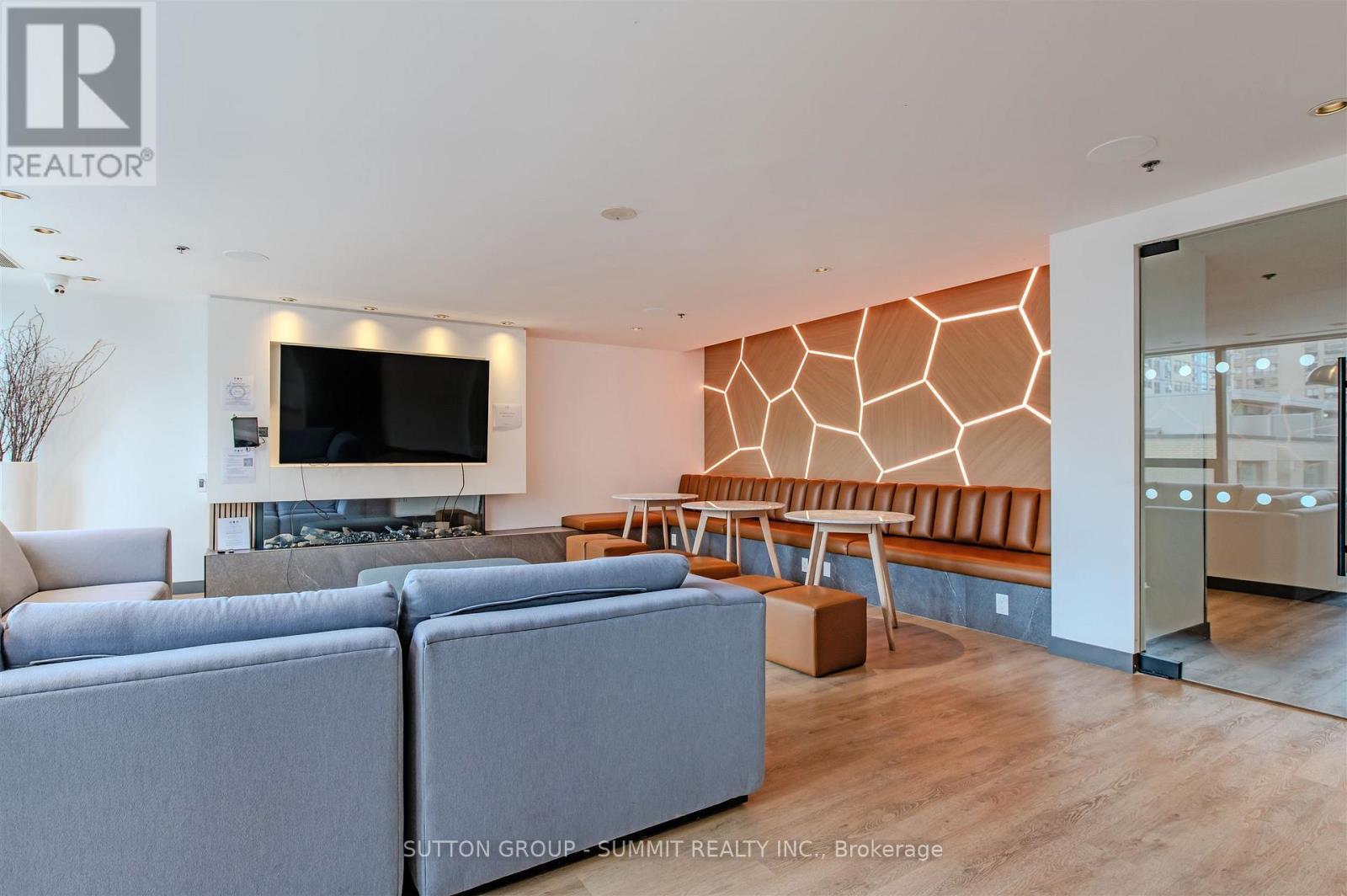 801 - 281 Mutual Street, Toronto, ON - Indoor