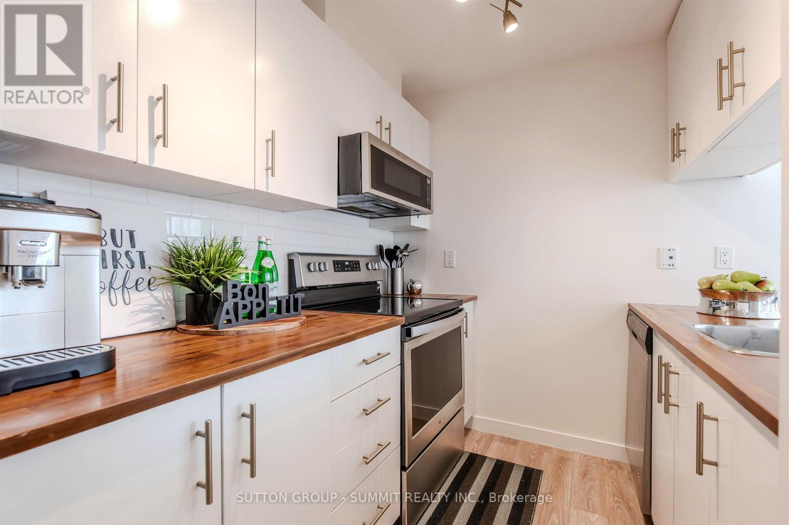 801 - 281 Mutual Street, Toronto, ON - Indoor Photo Showing Kitchen