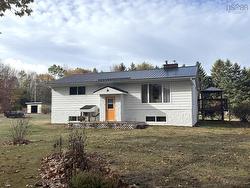387 Lawrence Road Rockland, NS B0P 1E0
