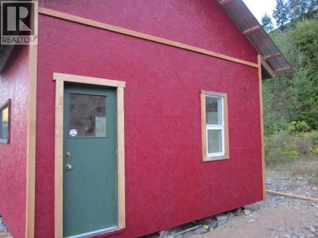 200 Lower Arrow Lake, Castlegar, BC