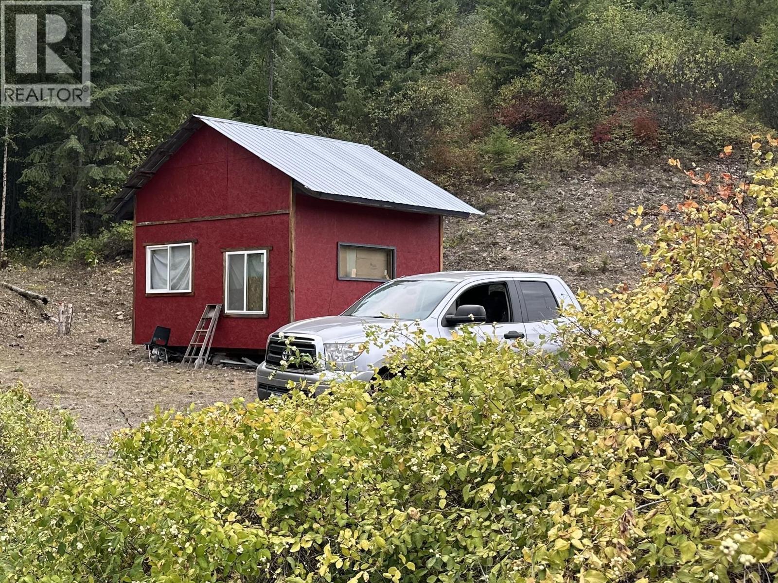 200 Lower Arrow Lake, Castlegar, BC