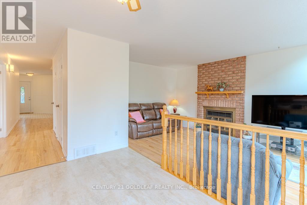 612 Chenier Way, Ottawa, ON - Indoor With Fireplace
