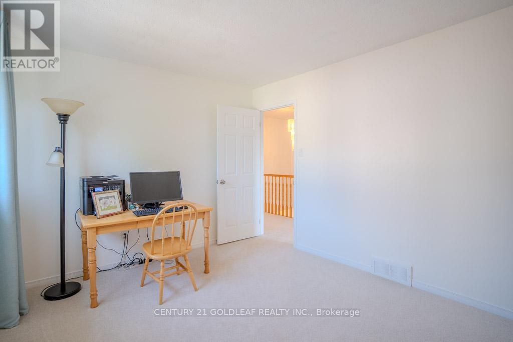 612 Chenier Way, Ottawa, ON - Indoor Photo Showing Other Room