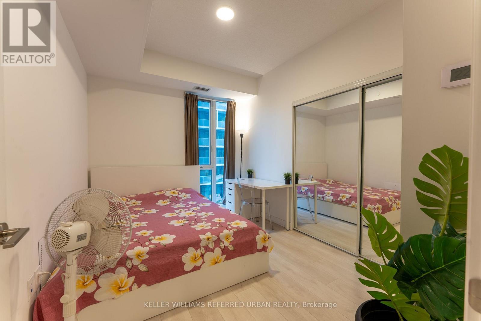 611 - 225 Sumach Street, Toronto, ON - Indoor Photo Showing Bedroom