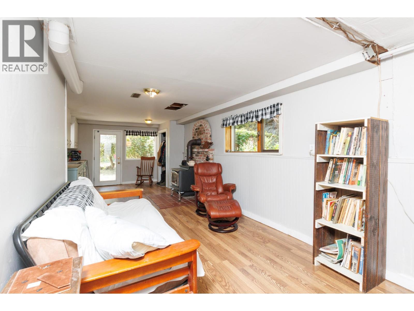 3591 65 Avenue Nw, Salmon Arm, BC - Indoor