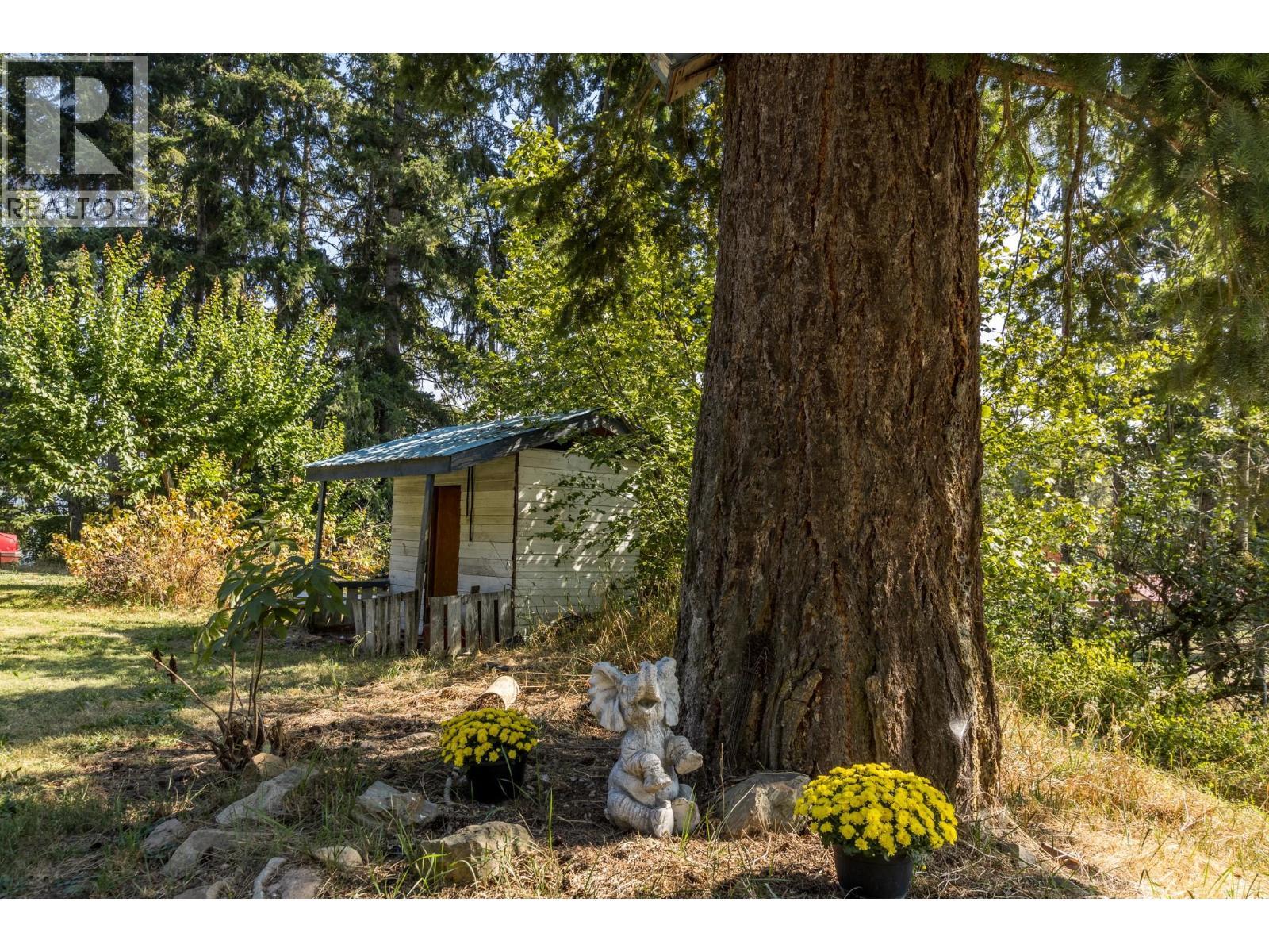 3591 65 Avenue Nw, Salmon Arm, BC - Outdoor