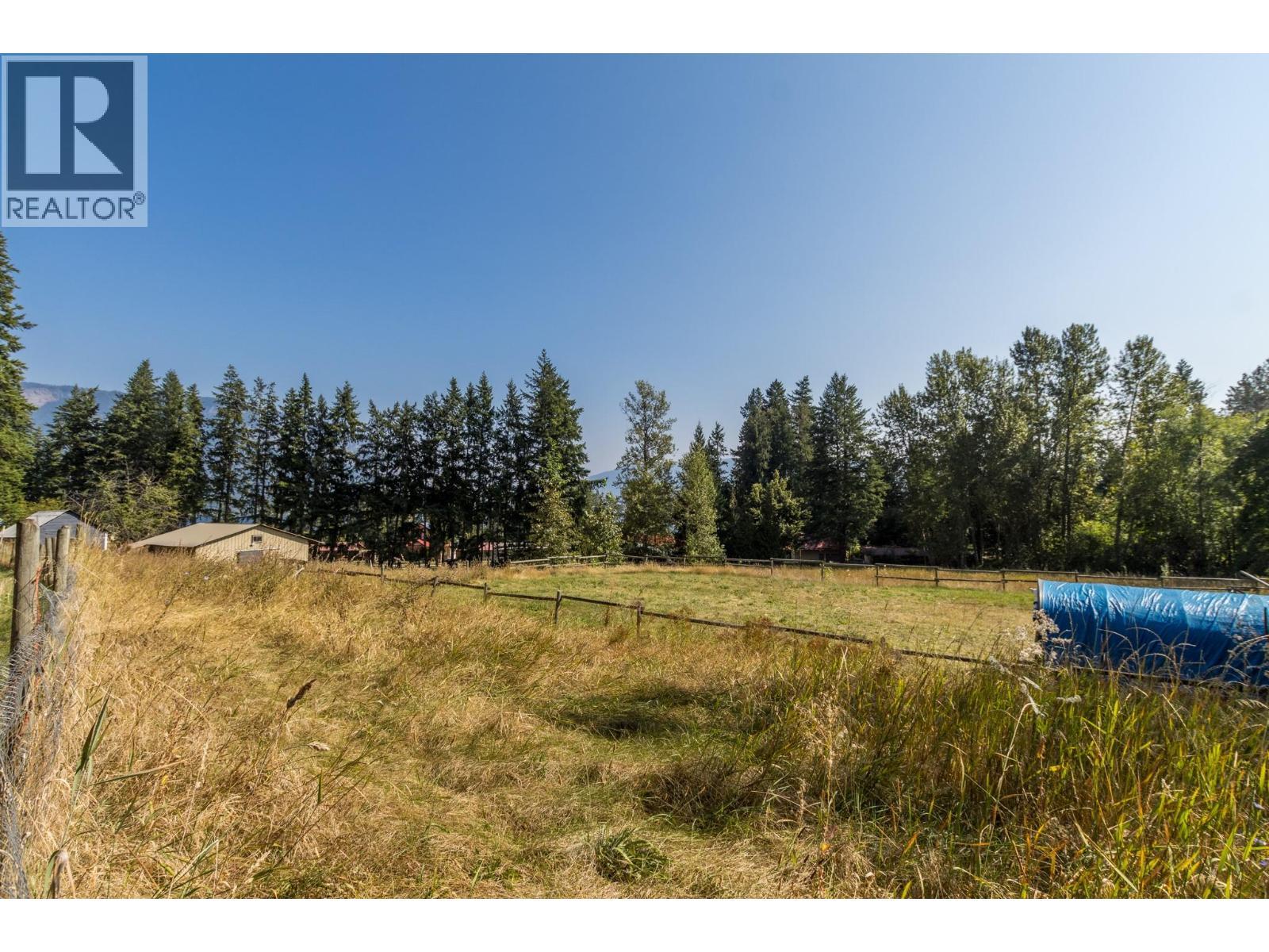 3591 65 Avenue Nw, Salmon Arm, BC - Outdoor