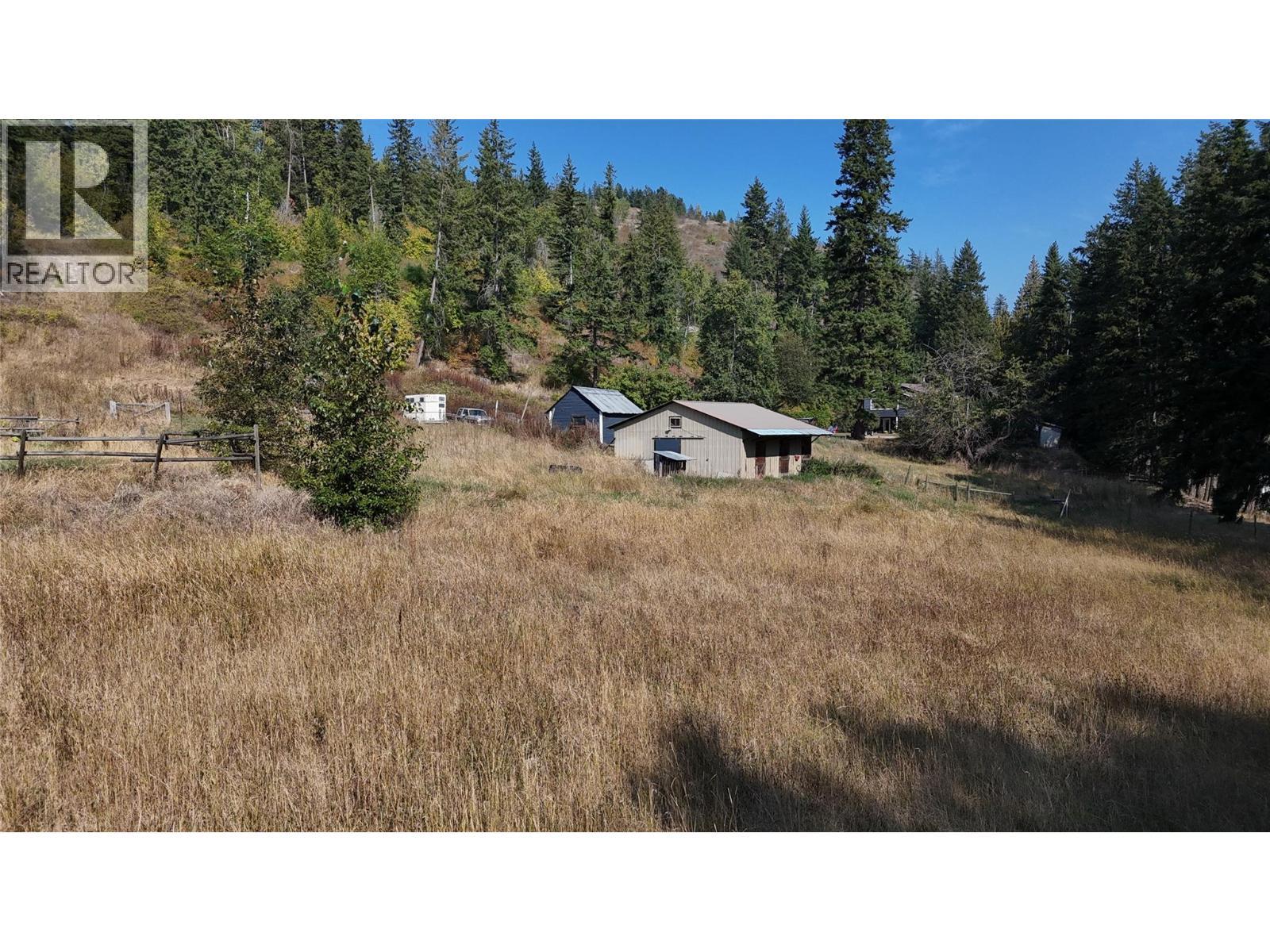 3591 65 Avenue Nw, Salmon Arm, BC - Outdoor